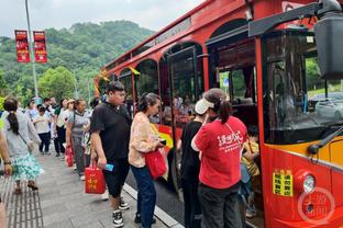 河南开赛4平2负，博主：球队开始无谢场，后续重新回场致谢球迷